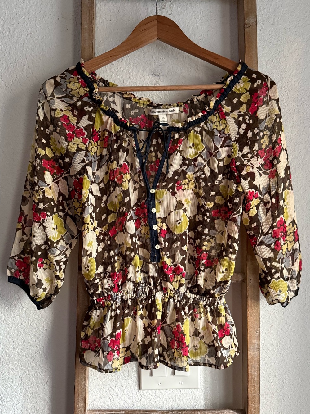 Abercrombie & Fitch Floral Sheer Chiffon Boise Sz: XS